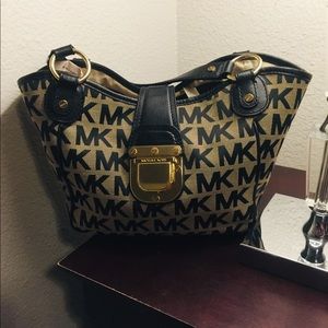 Michael kors purse